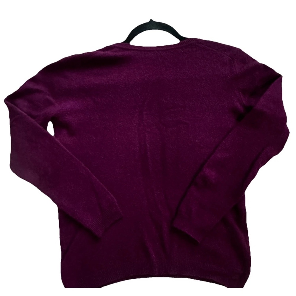 Charter Club Luxury 100% Cashmere Berry V-Neck Sweater XS NWOT - Picture 2 of 6